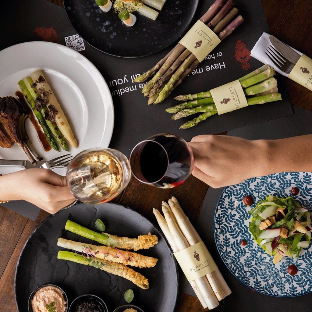 Good diner at Scarlett, Bangkok, around a good glass of french wine