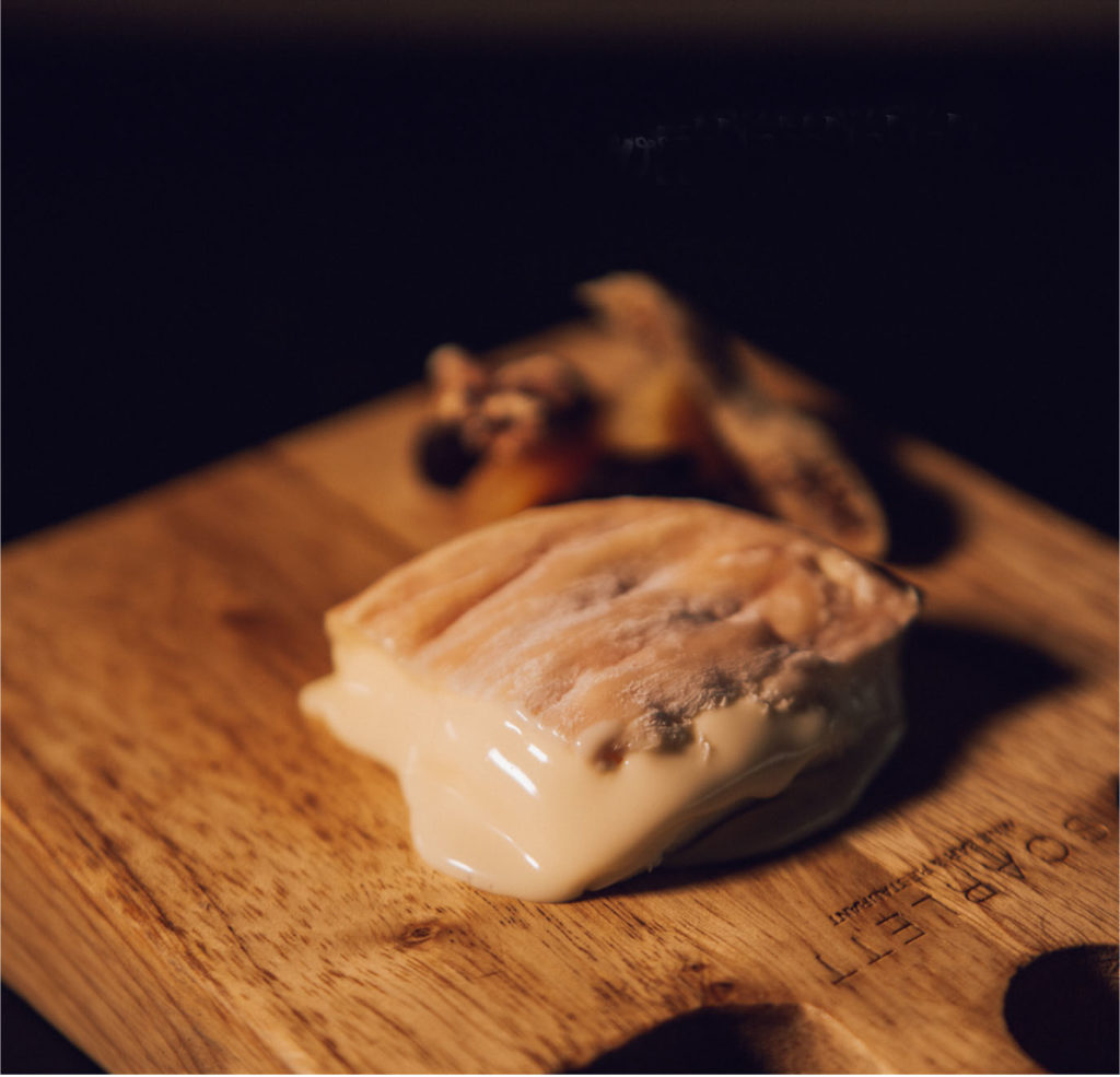 Époisses Epoisses French cheese Scarlett Bangkok